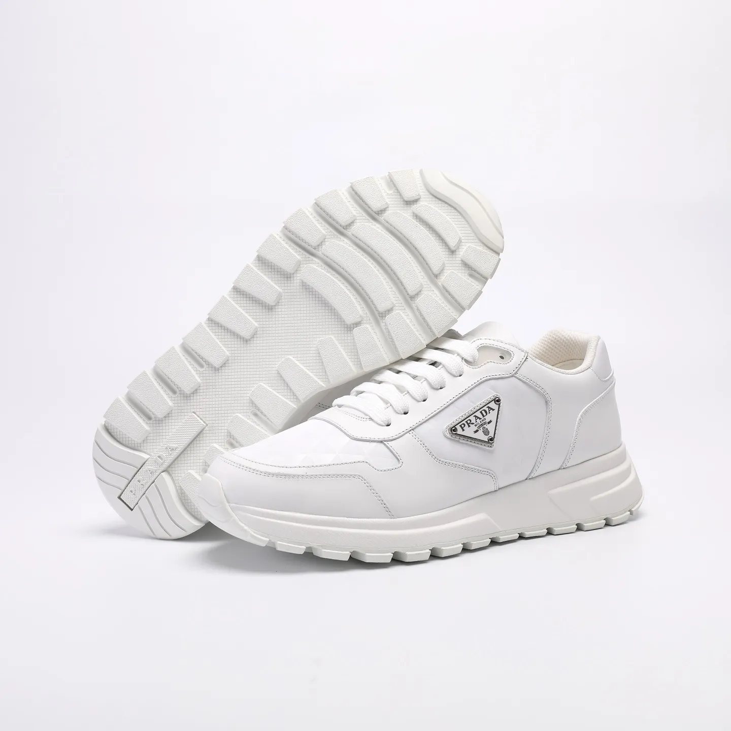 Batch 580 [PRADA] Men's shoes are popular in the counter, official website synchronization, high-quality shipments. Fabric: original cowhide with snakeskin. Lining: cowhide feet + cowhide lining. Outsole: original TPU + foam. Size: 38-46